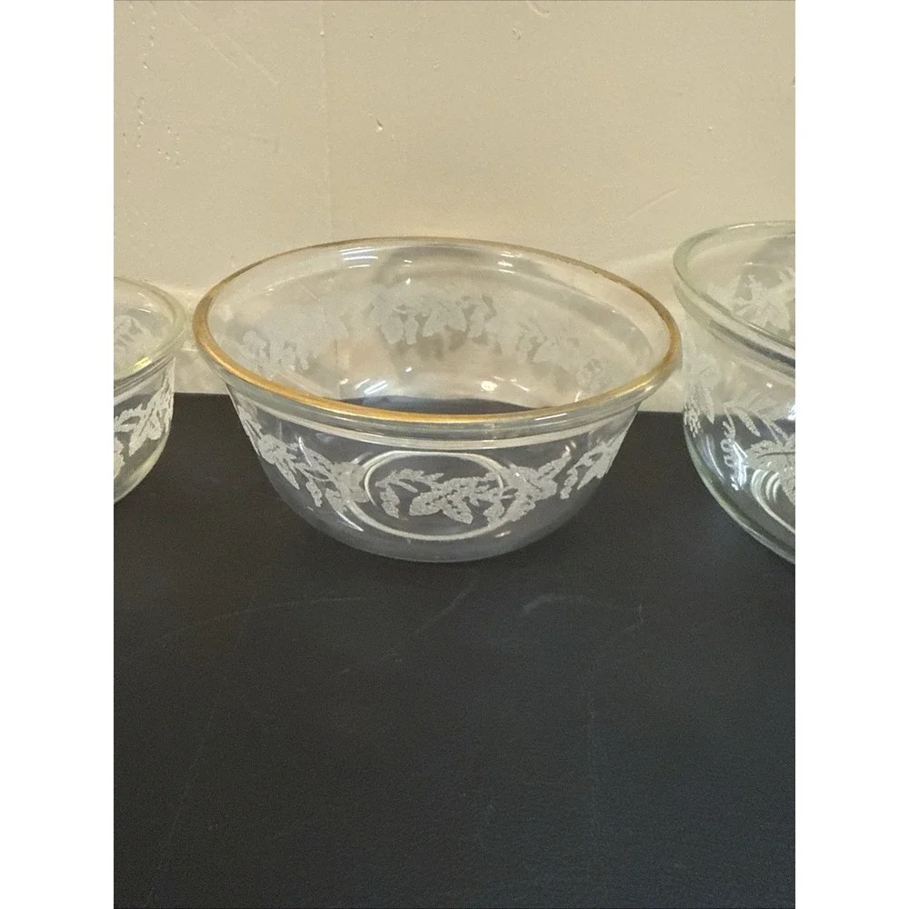 BARTLETT COLLINS Nesting Mixing Bowls  Grape Leaf Embossing (Set of 3) Vintage